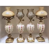 لاله شمعدانی پایه برنجی (پس کرایه)