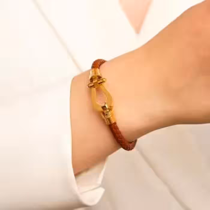 دستبند قهوه ای روشن چرمی فرد اصلی. (FRED حک شده روش). کد D389..