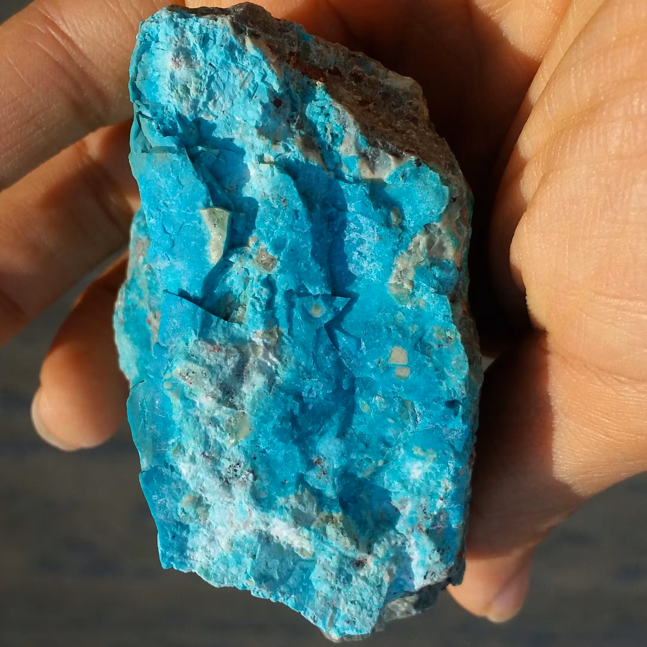 نمونه فوق کلکسیونی درشت سنگ راف کریزوکولا  کله غازی یا سبز آبی خاص محشر بسیااااار زیبا کاملا طبیعی
کد 8435