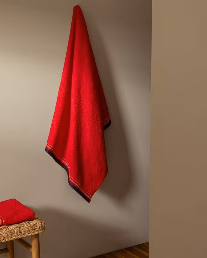 حوله استخری مادام کوکو طرح Perle سایز 70×140 سانتی متر