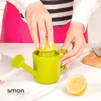 آبمیوه گیر دستی طرح آبپاش لیمون