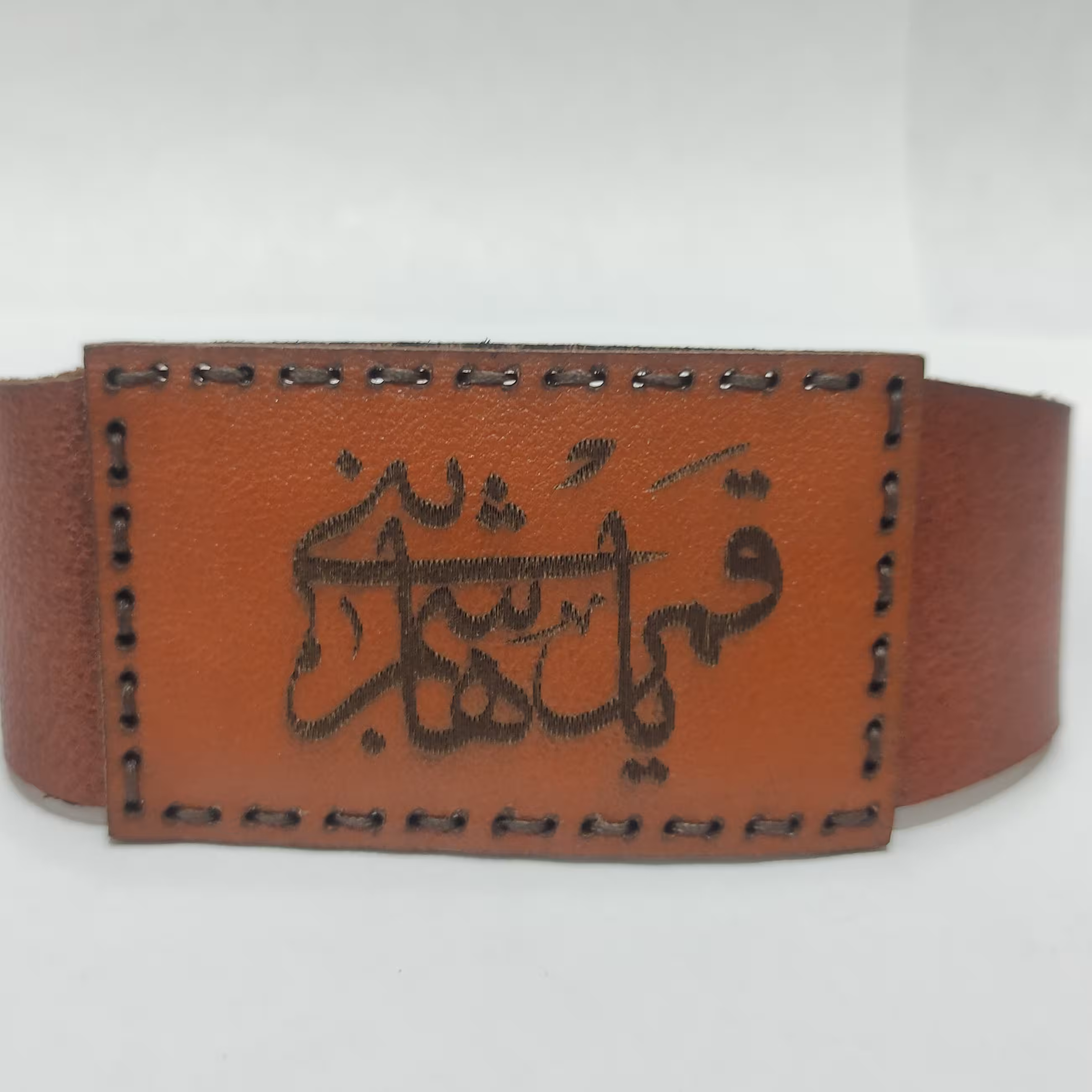 بازوبند پهن ذکر یا قمر بنی هاشم چرم طبیعی همراه با حرز کاغذی