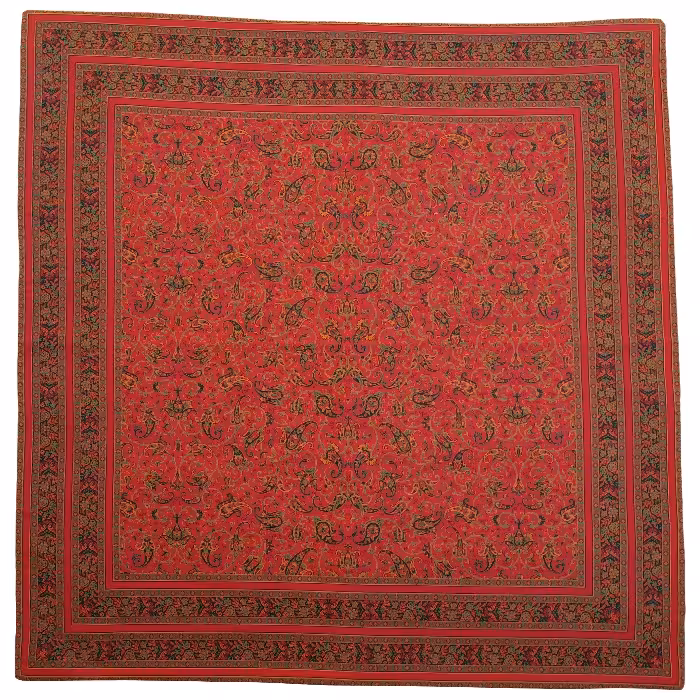 رومیزی مربع ترمه ابریشم حاشیه دار کد TRM210 نفیس رنگ قرمز آستر زرشکی