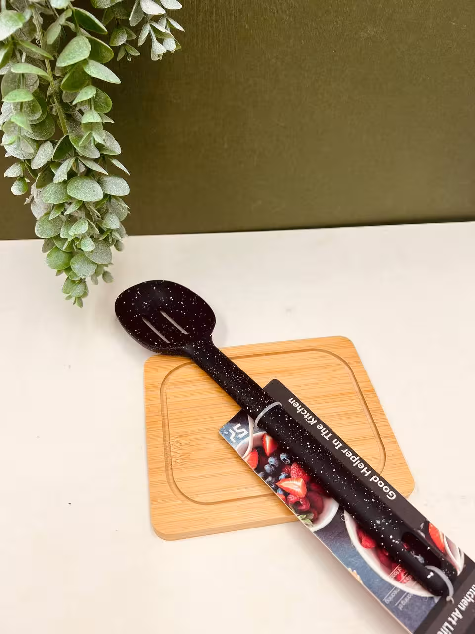 قاشق شیار دار تمام سیلیکون مشکی P5015