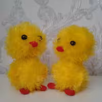 جوجه طلایی  وزن100گرم  رنگ زرد  قد15سانت  (قلاببافی)