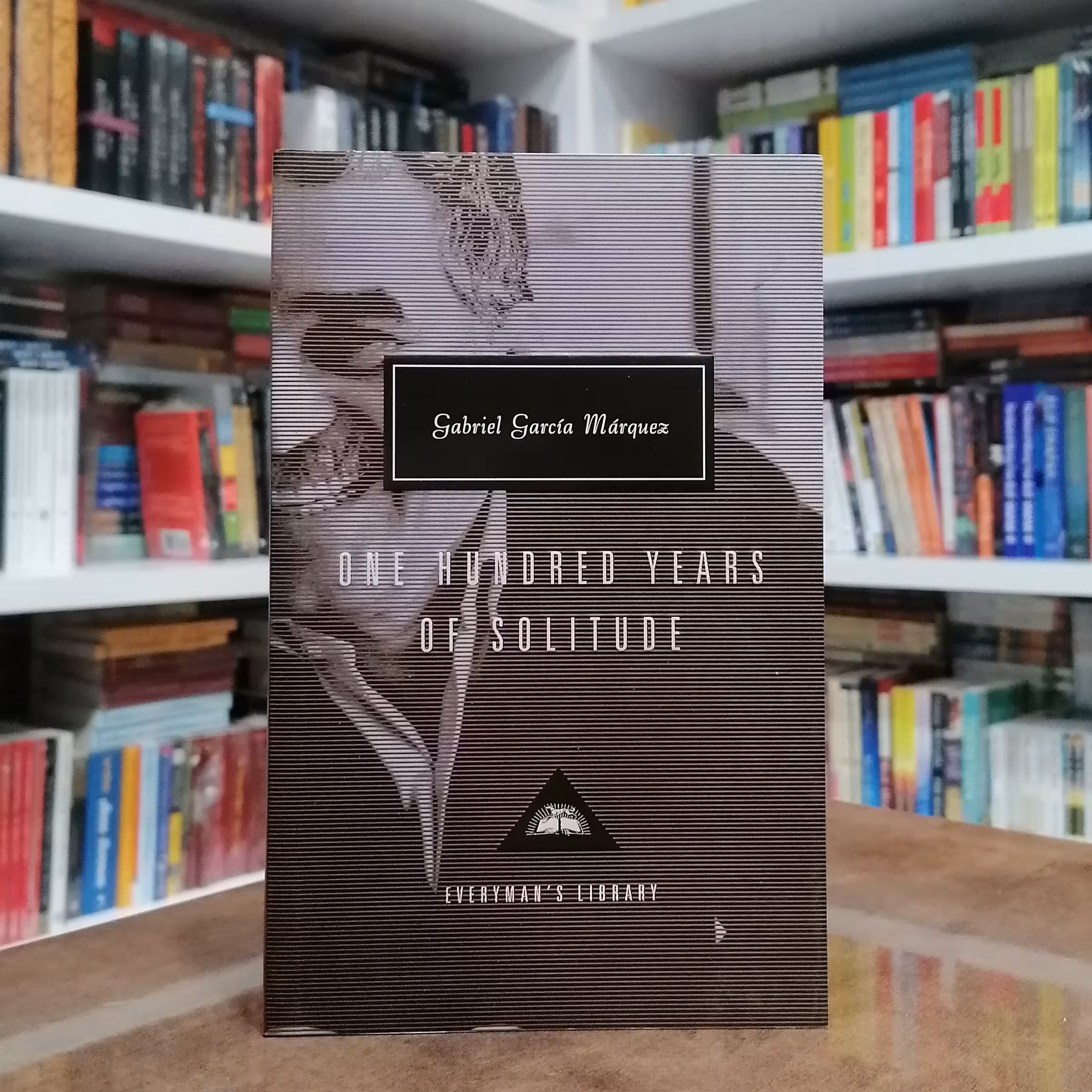 کتاب One Hundred Years of Solitude اثر Gabriel Garcia Marquez