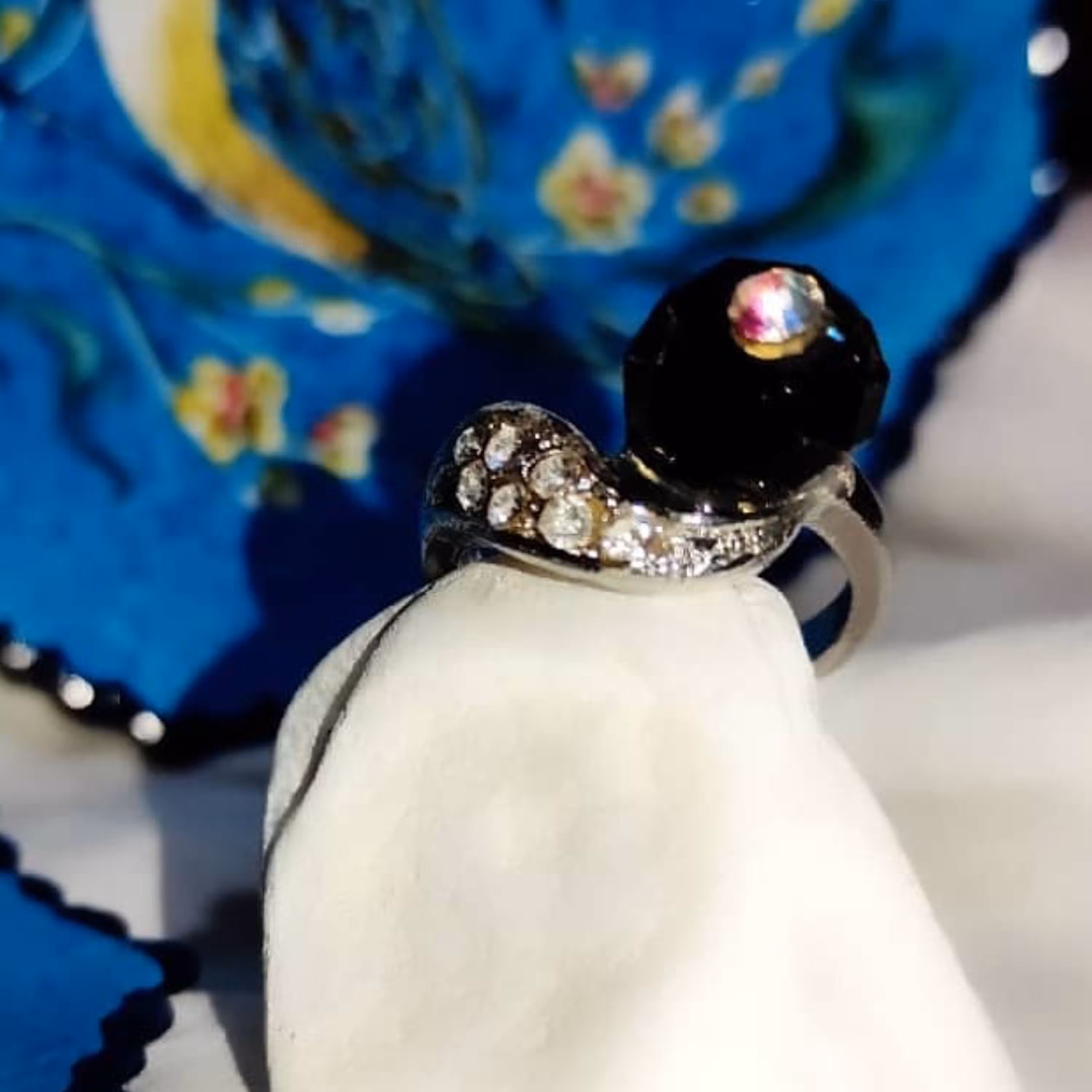 انگشتر  استیل درجه یک طرح تک نگین مشکی 