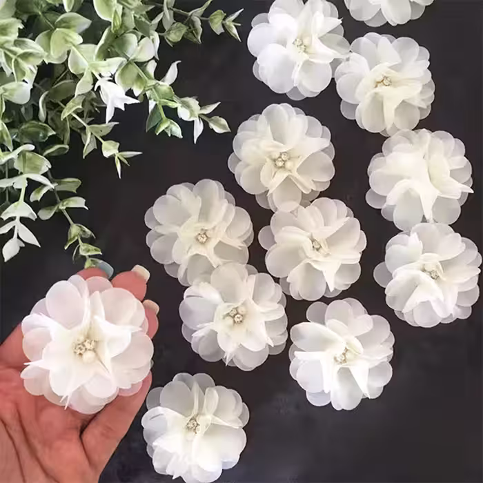 گل رز تزئینی مدل نگین کد 513 بسته 12 عددی