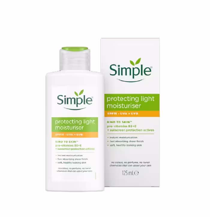 کرم محافظ و مرطوب کننده سیمپل Simple مدل Light Spf 15 حجم 125 میلی لیتر