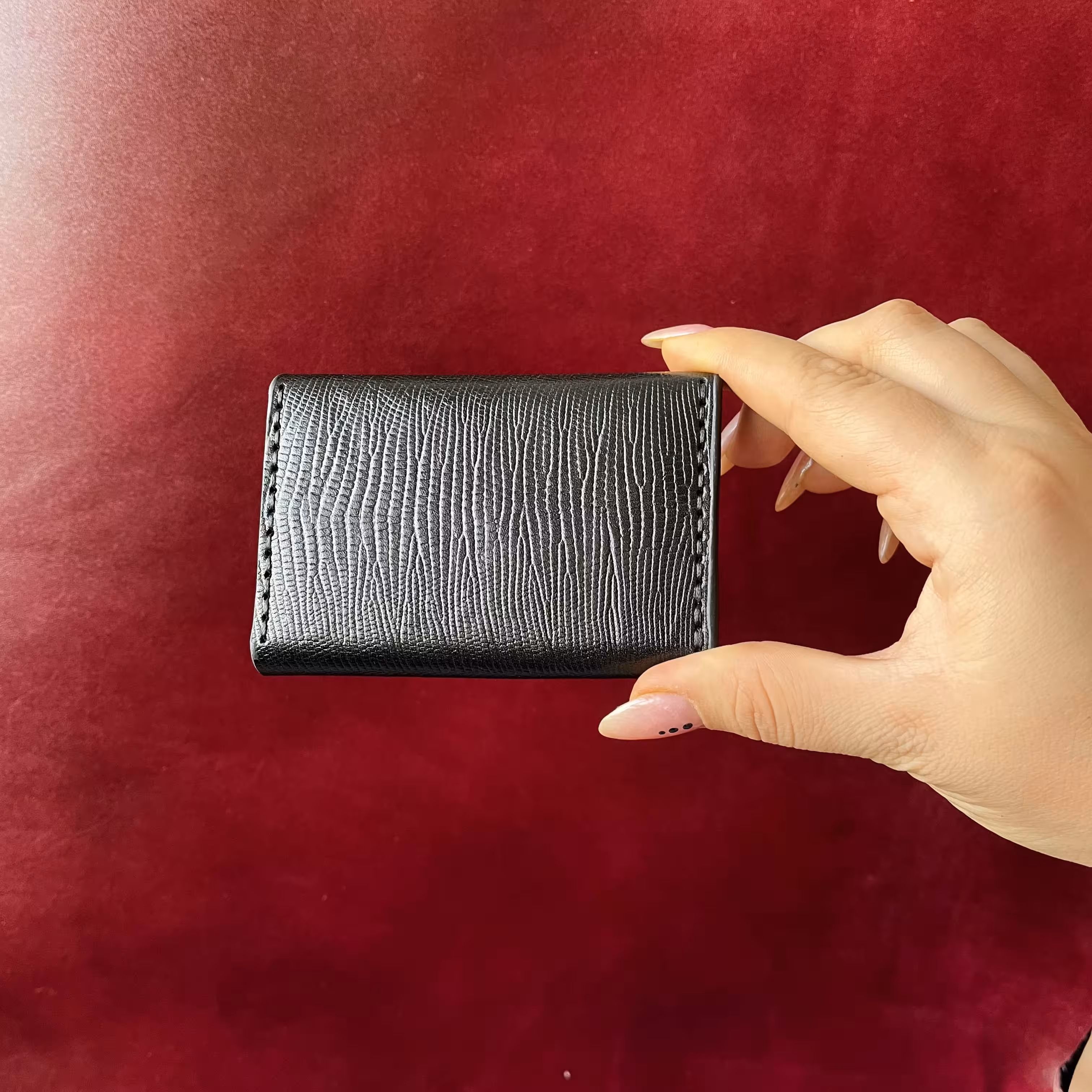 جاکارتی آکاردئونی مدل Raven چرم طبیعی گاوی لزارد مشکی