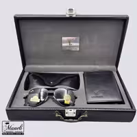 ست هدیه‌ای چرم و عینک Ray-Ban چرمسال | چرم طبیعی مشکی 14040520