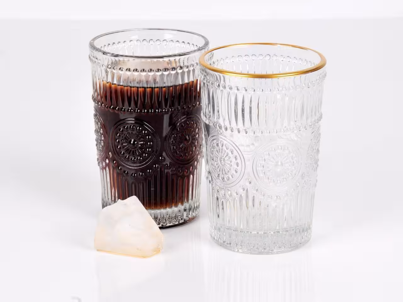 لیوان nicla لب طلایی 4تایی کد n23