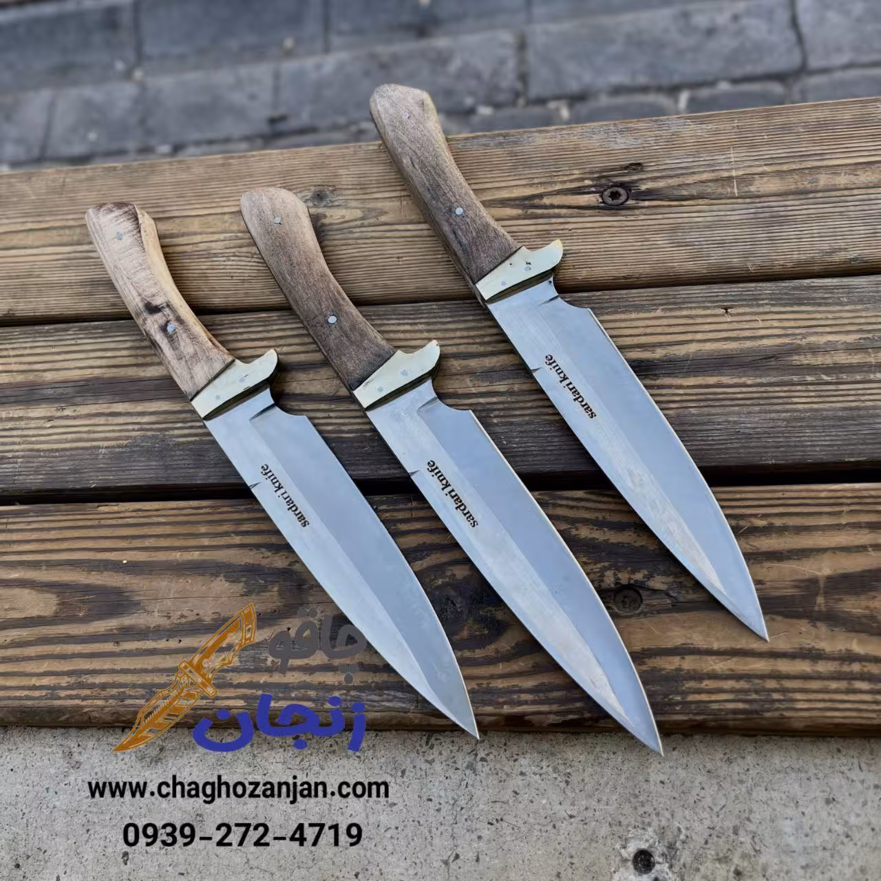 چاقو شکاری طرح رمبو تیغه استیل دسته گردو 30 سانتی با غلاف هدیه