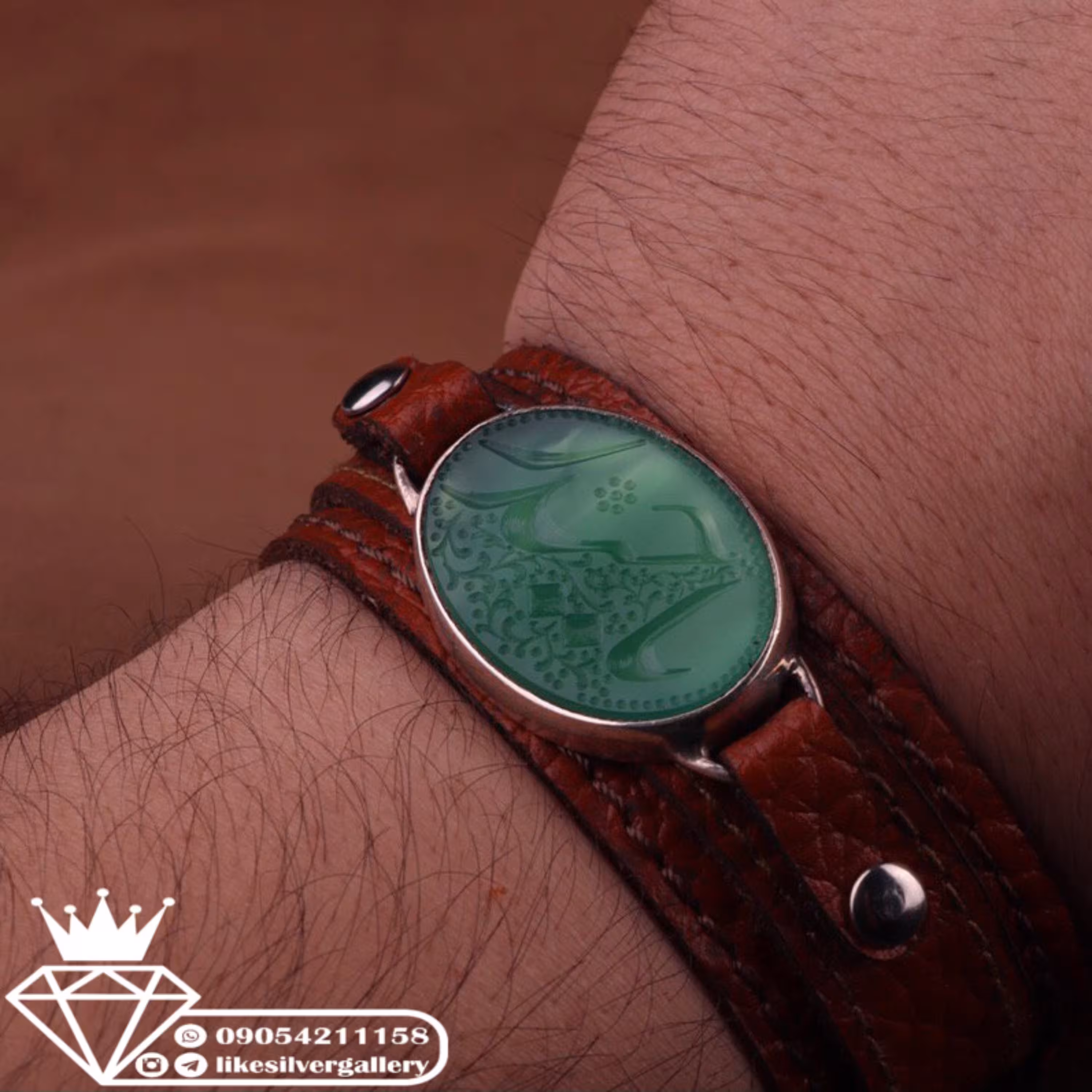 دستبند عقیق سبز نقش یا حیدر چرم گاوی طبیعی 