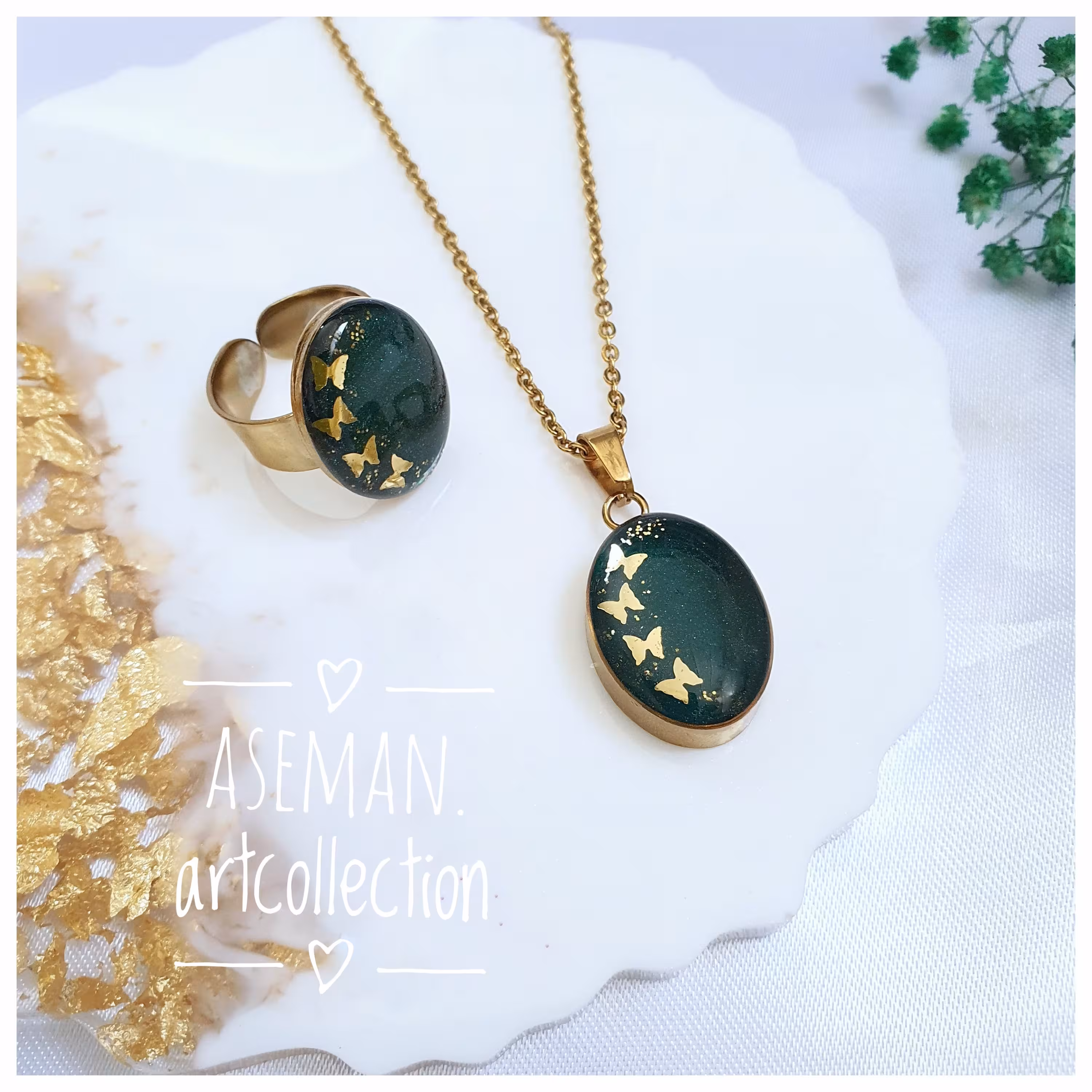 ست گردنبند و انگشتر سبز با پروانه های طلایی فوق العاده ظریف 