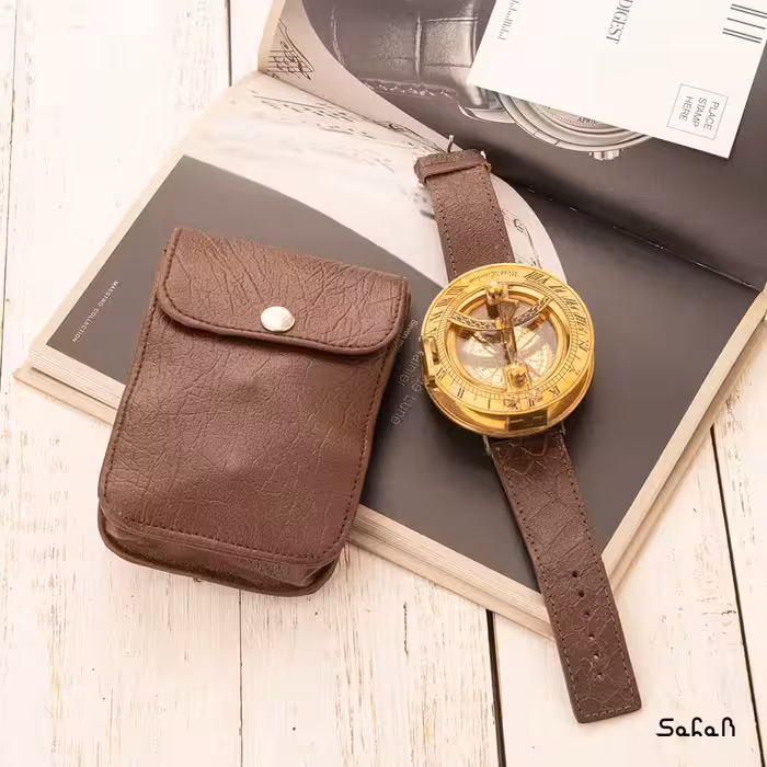 قطب نما مچی برنجی هندی چرمی همراه با کیف