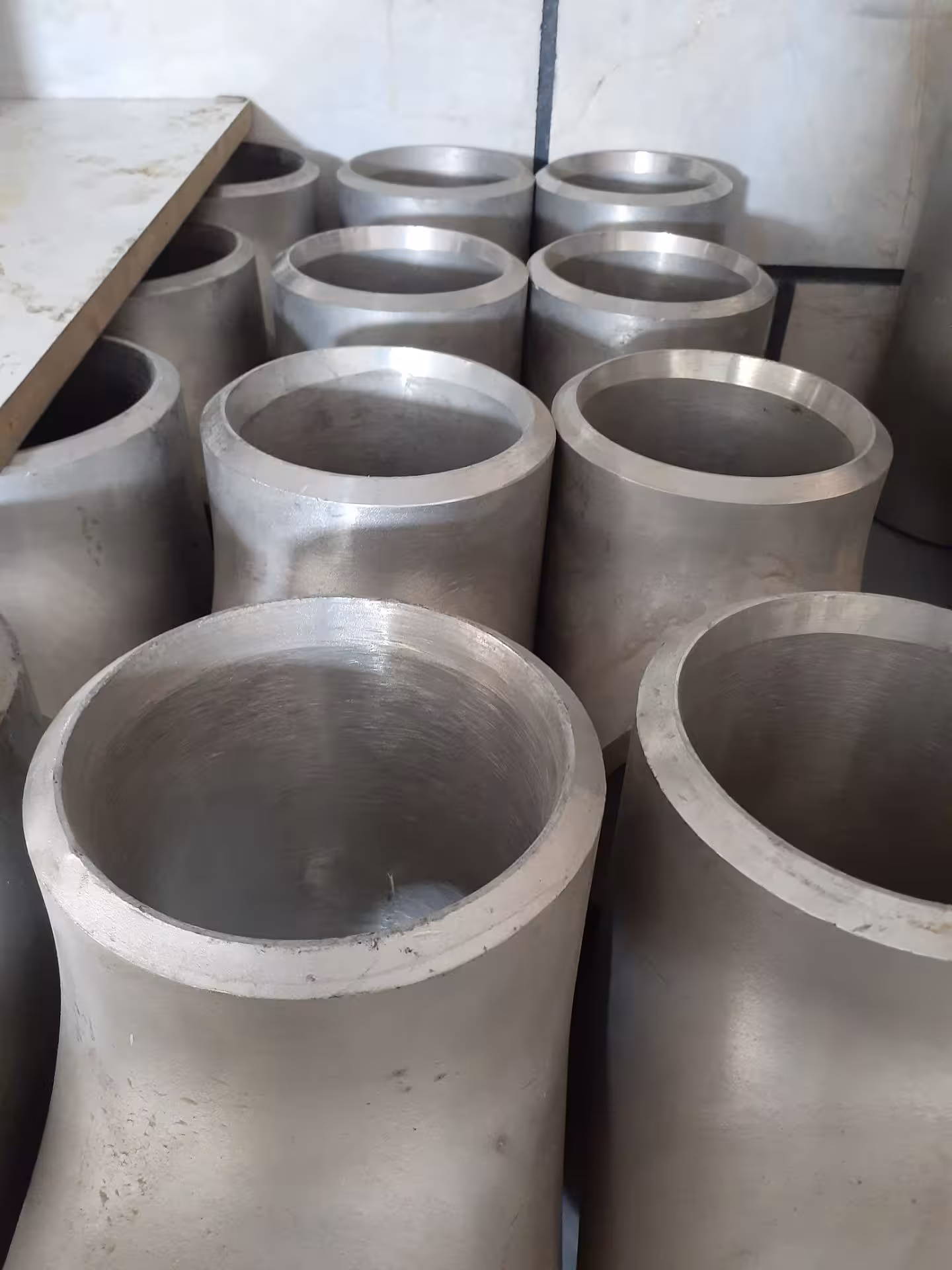 سه راه 5 اینچ مساوی بدون درز استلنس استیل رده 80 از جنس  SM A403 /WP 304/304L