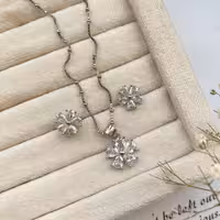 نیمست دخترانه و زنانه نقره 925 با روکش طلا سفید  کد 73