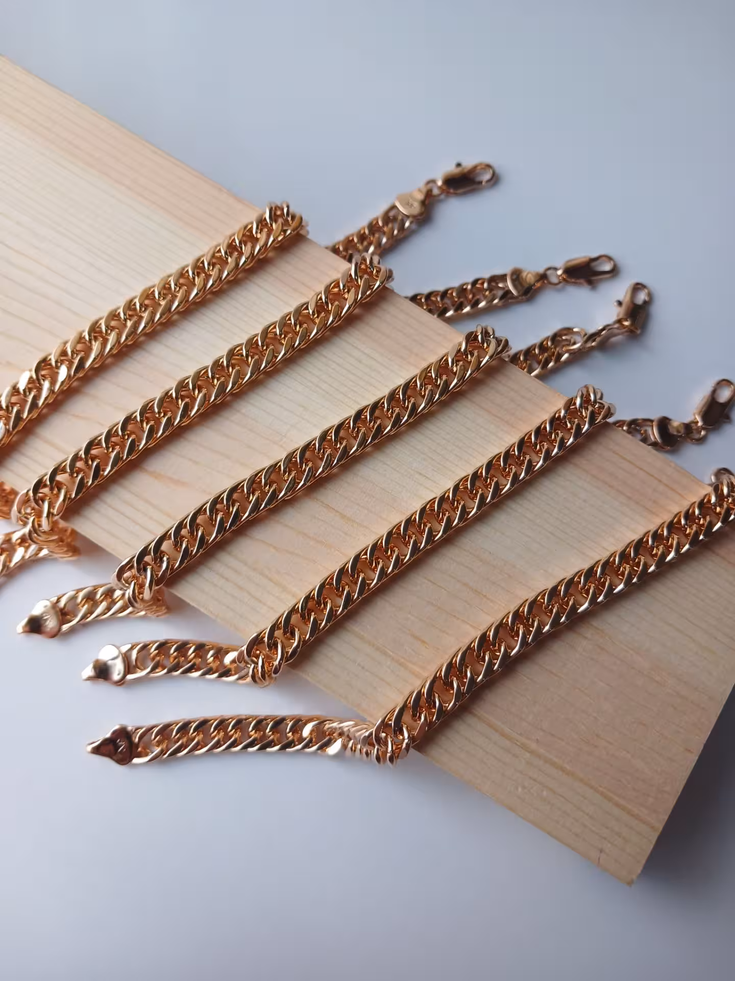 دستبند زنجیری ژوپینگ  کد1398