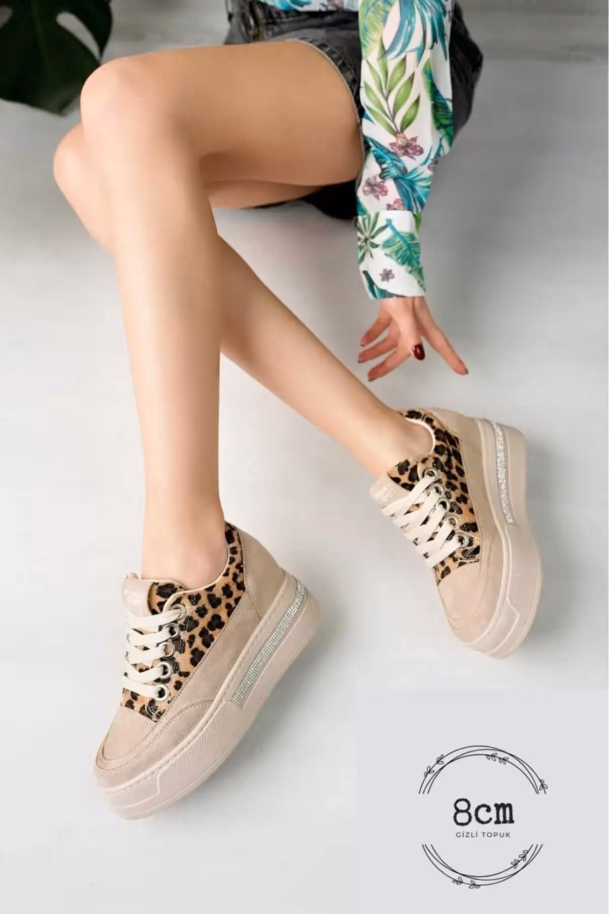 کفش ورزشی کفش ورزشی با پاشنه پنهان و سنگ‌دار طرح پلنگی (پاشنه 8 سانتی‌متر) – 3354