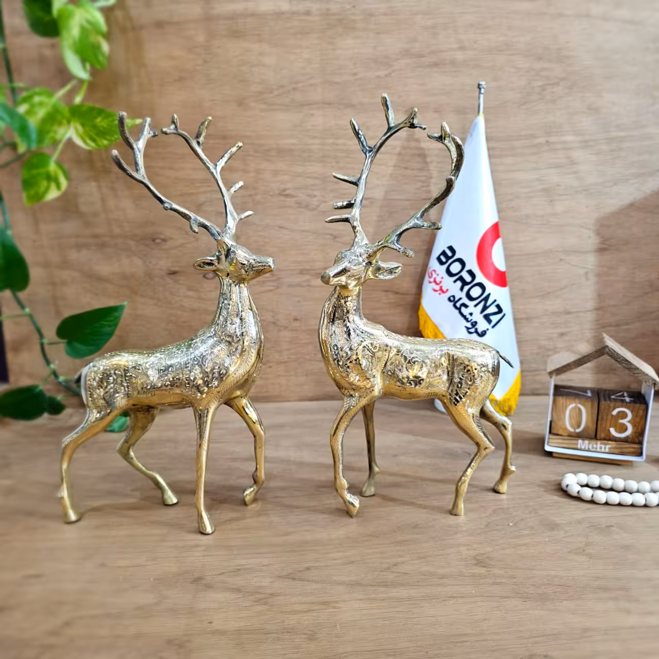 مجسمه برنزی قلم زنی گوزن شاخدار دو عددی