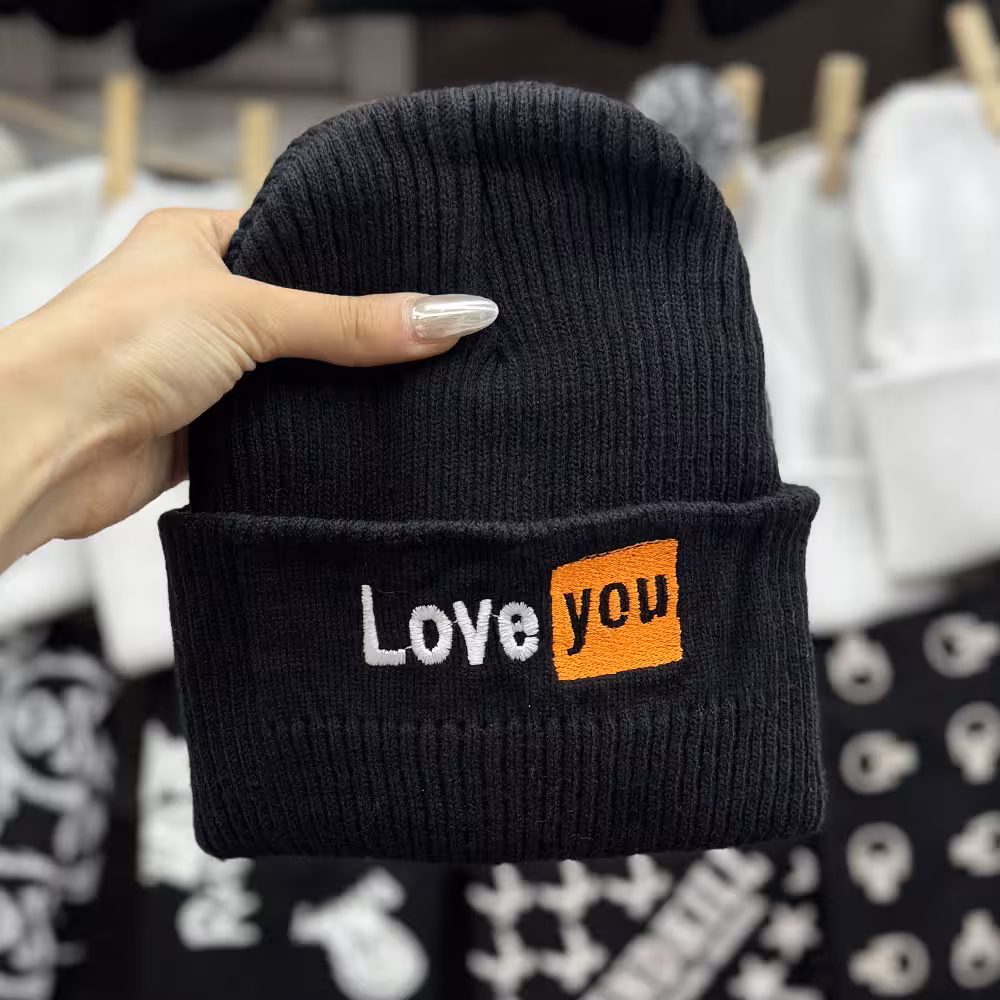کلاه بافت love you مشکی