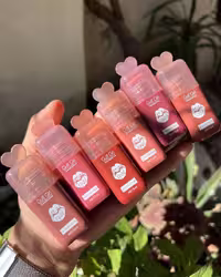 رژلب خیس قلبی  پینترستی با شاین ریز (لیپ گلاس خیس کره ای) با رایحه  آبنباتی🍭 از برند Gulf ..girl
