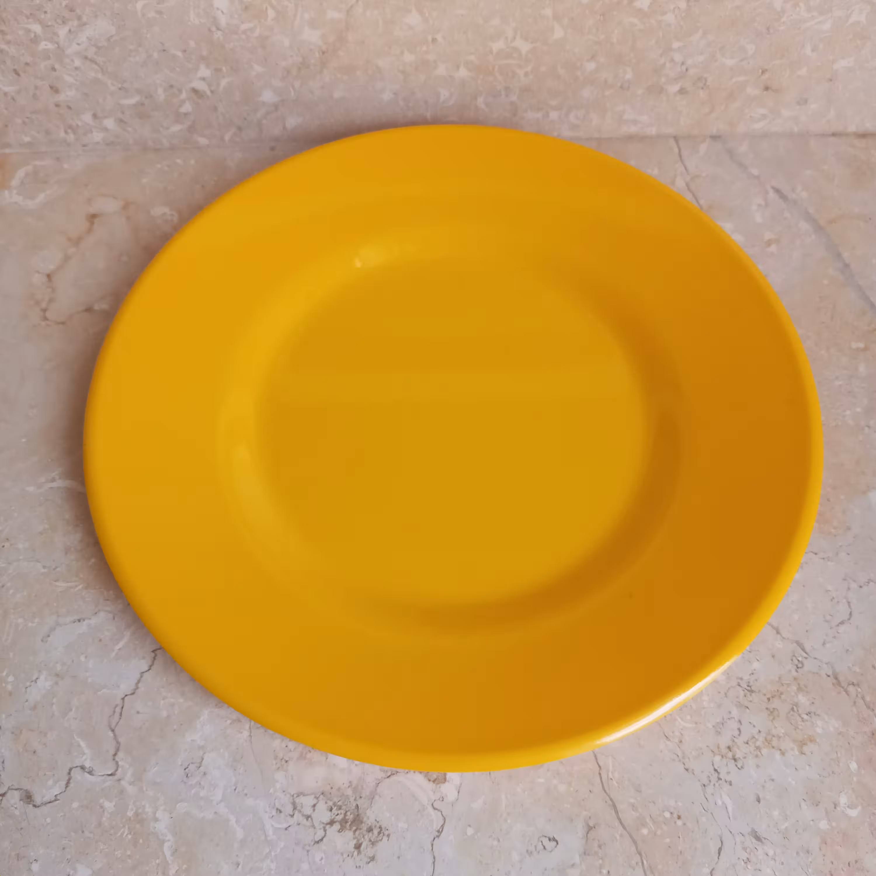 بشقاب برنج خوری ملامین رنگی زرد مارک یزد ملامین یزد دارای استاندارد مواد درجه یک تعداد شش عددی سایز 23 