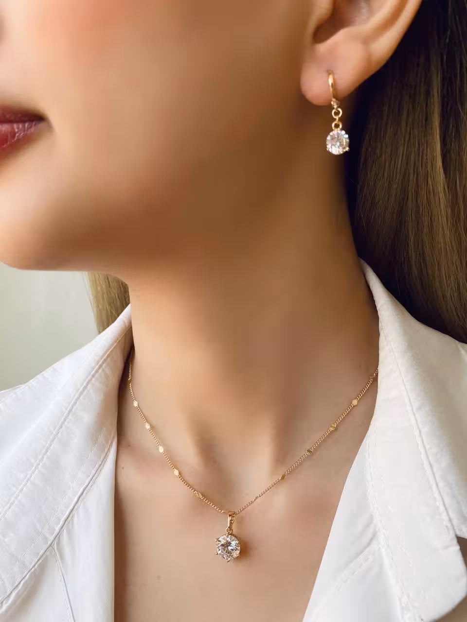 نیمست مدل تک نگین سفید، برند ژوپینگ