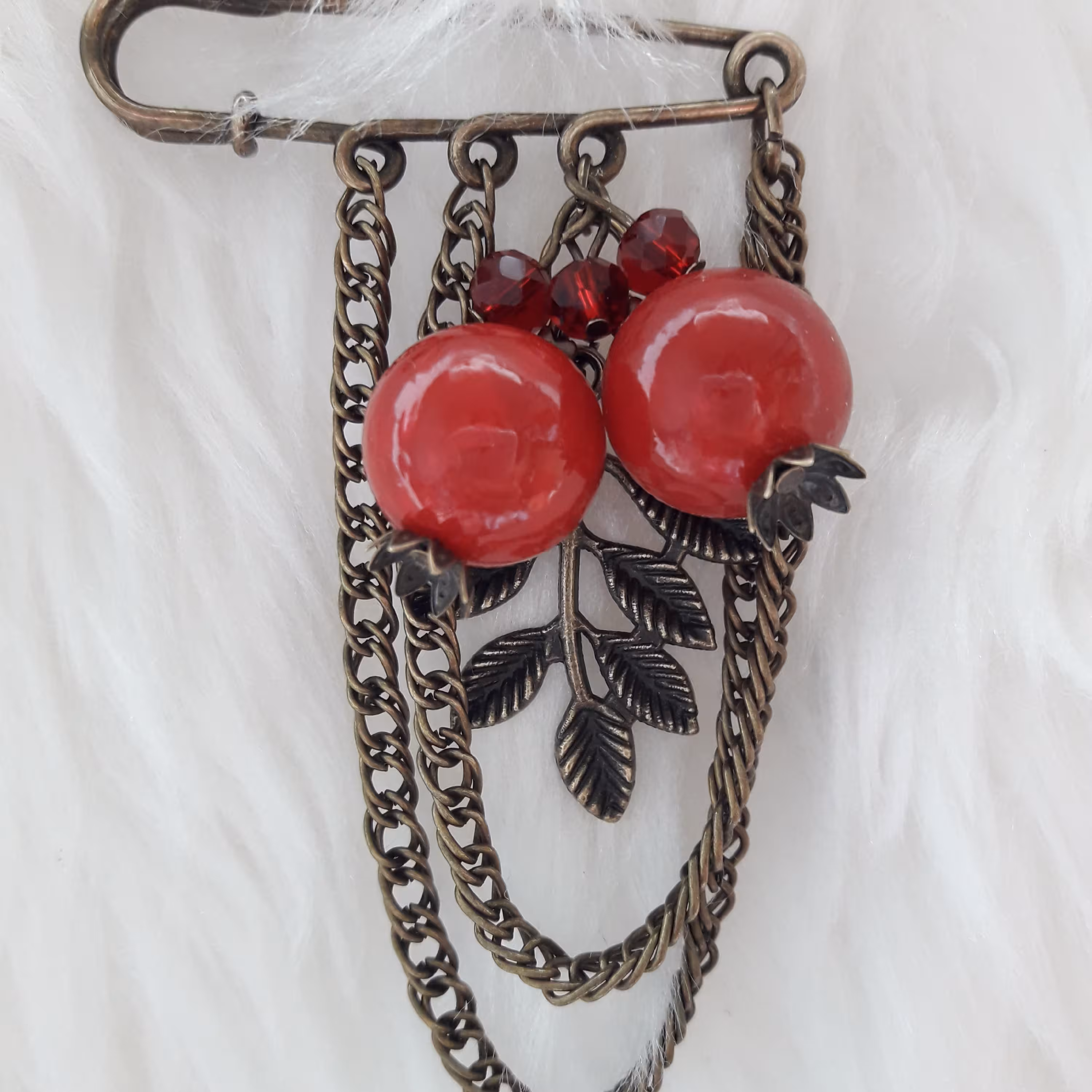 سنجاق سینه برنزی انار