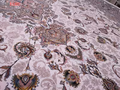 فرش ماشینی زمرد مشهد طرح 45001 زمینه کرم صورتی