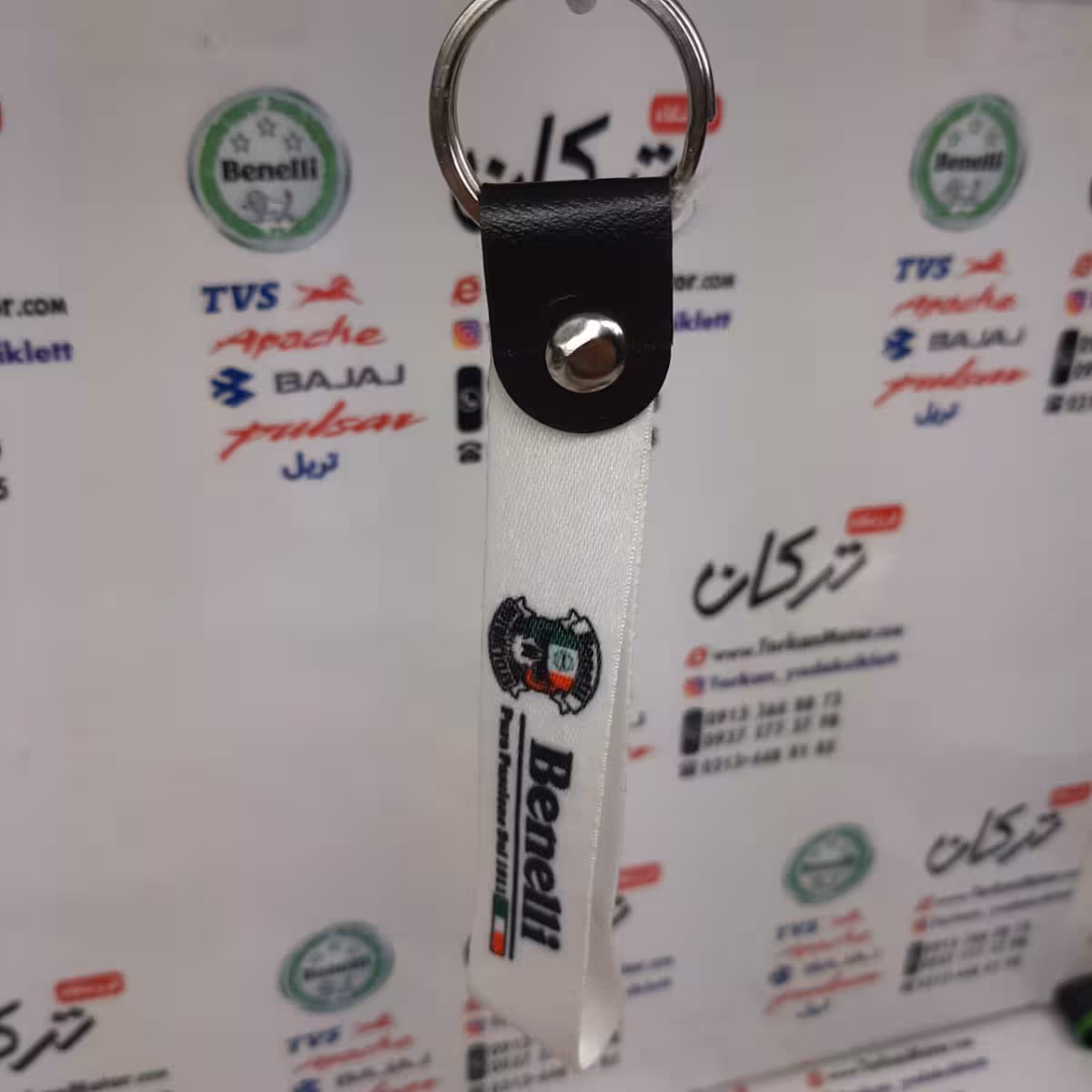 سرکلیدی ( جاکلیدی ) پارچه ای برند بنلی ( سفید )