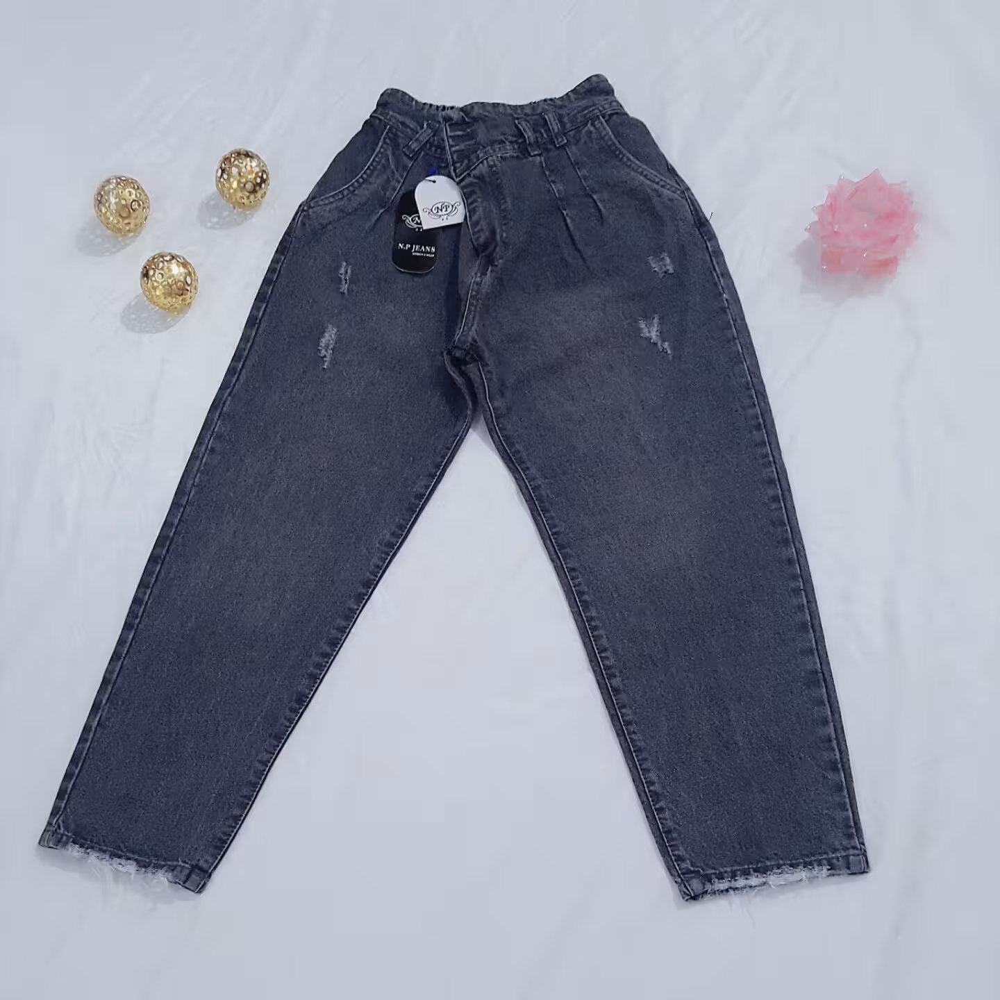 شلوار لی مام فیت ذغالی باز در چهار سایز 30و31و32و34زنانه دخترانه بلندی کار 90سانت مناسب بیرونی و مهمانی