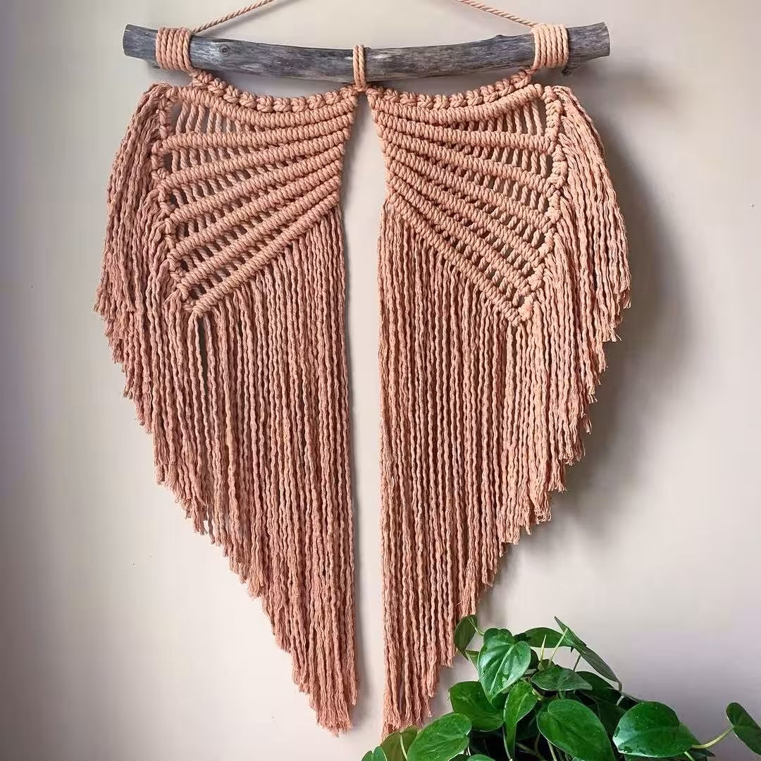 دیوارکوب بال فرشته مکرومه بافی با چوب درخت جنگلی سایز 40 در 55 سانتی متر رنگ دلخواه