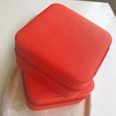 کیف و جعبه جواهرات مدل چرمی رنگ قرمز