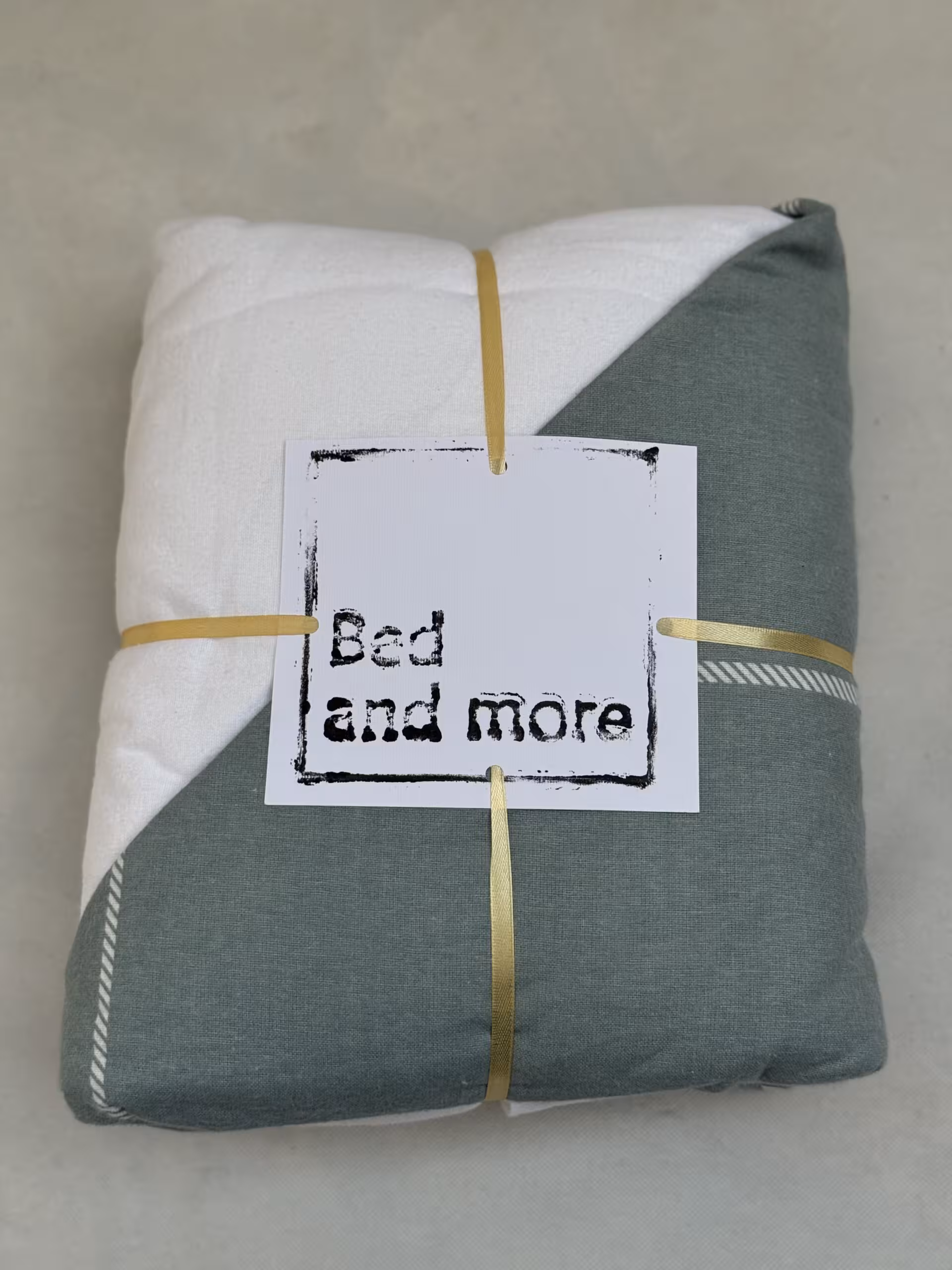 روتختی دو نفره چهار تکه کدL62 (کاور تشک،روانداز،دو عدد روبالشتی)