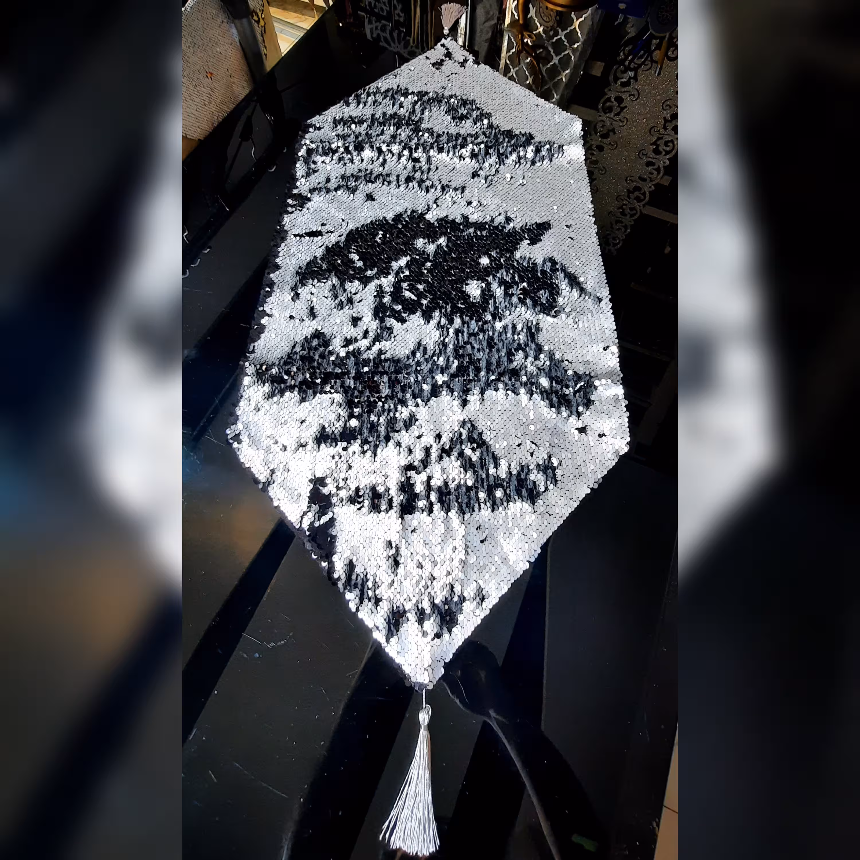 رومیزی جلومبلی پولک جادویی رنگ سیلور مشکی سایز 90در40