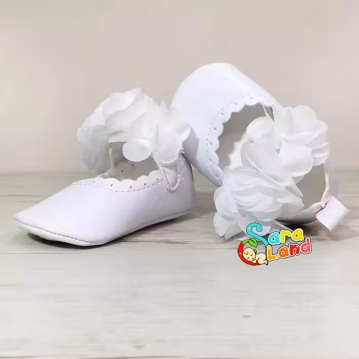 پاپوش نوزاد دخترانه گل دار سفید