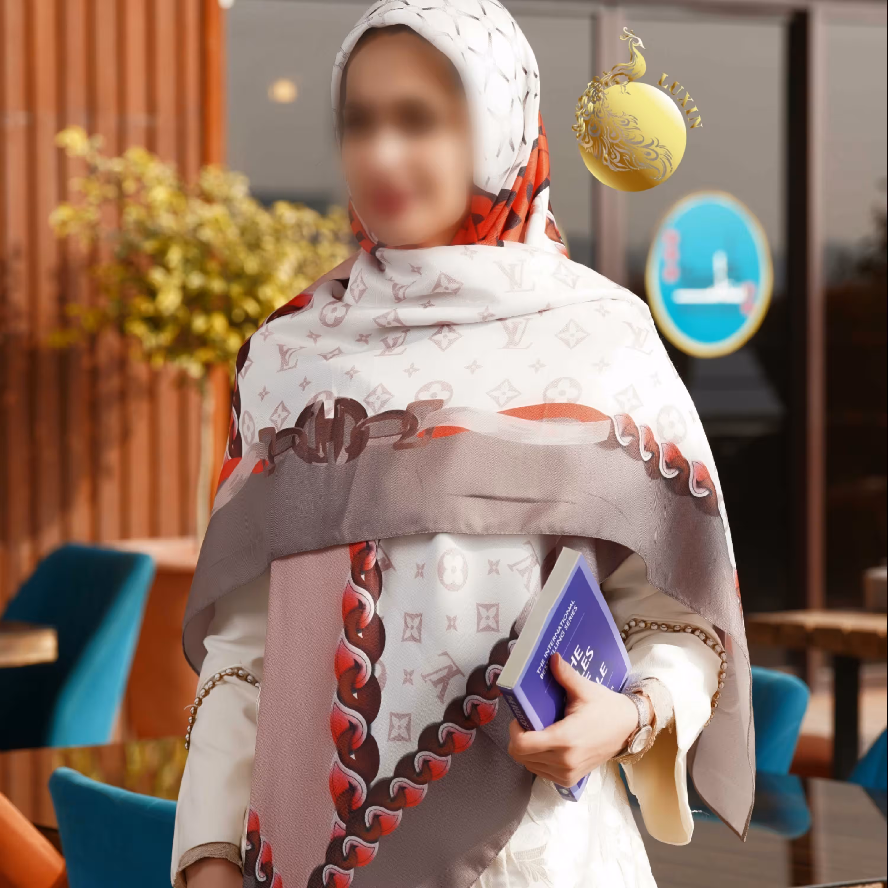 روسری قرمز کرم