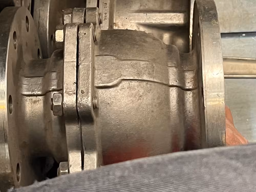 شیر توپی 4 اینچ  دو تیکه ریس فیس کلاس 150 SEAT CF8M STEM CF8M  BALL CF8M  BODY CF8M