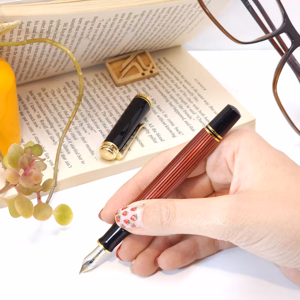 خودنویس پلیکان قرمز Pelikan Souveran Red M 400