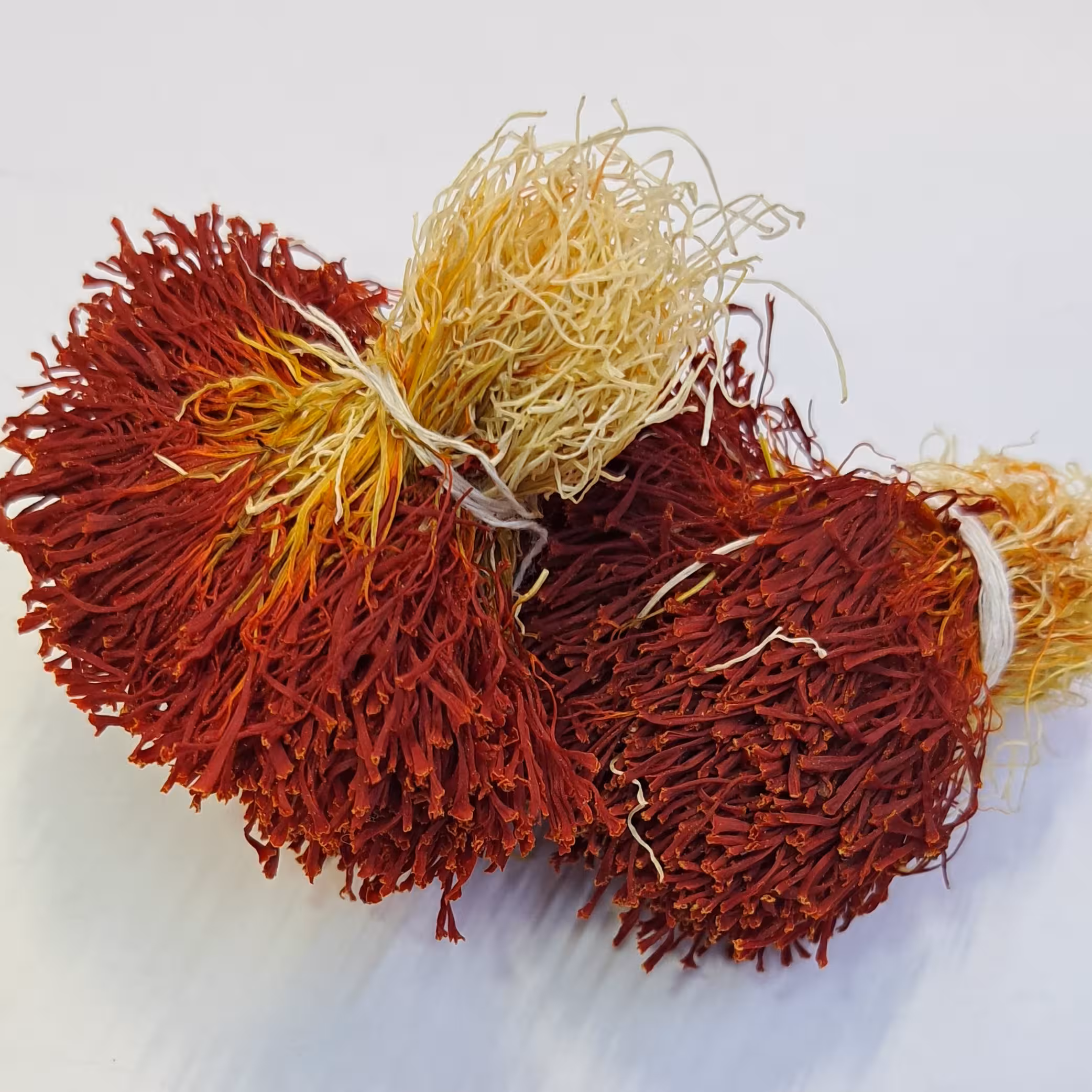 زعفران دختر پیچ قاینات 