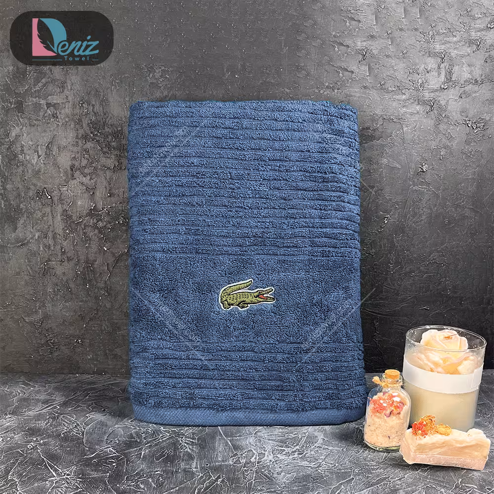 حوله استخری لاگوست رنگ لاجوردی