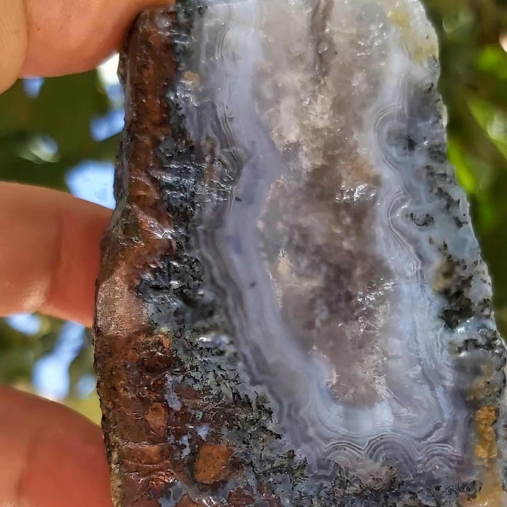 سنگ راف عقیق سلیمانی طبیعی و زیبا با وزن 240 گرم