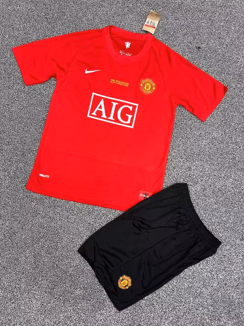 کیت کلاسیک منچستریونایتد 2008 قرمز و شورت مشکی