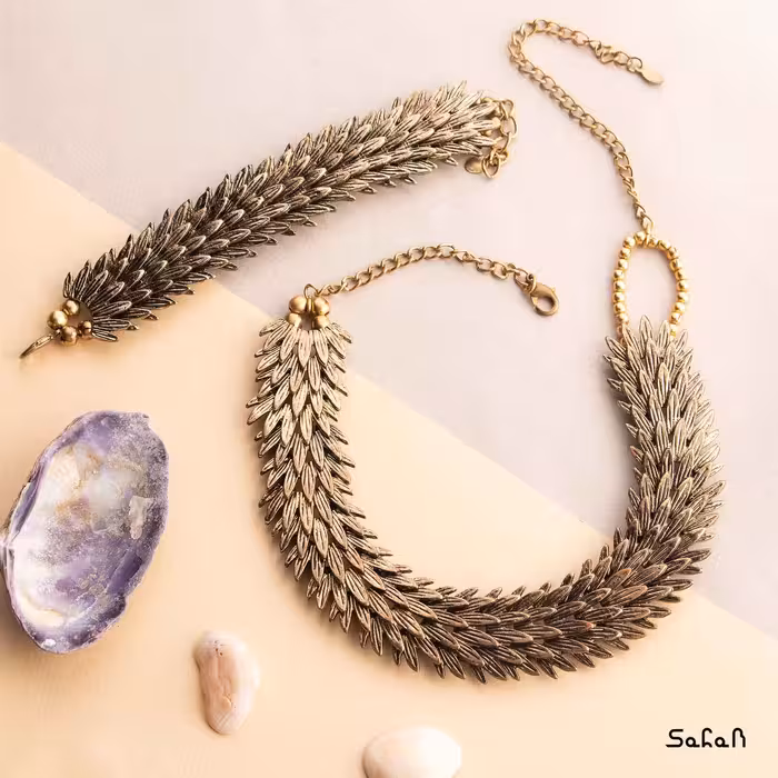 نیم ست ست گردنبند دستبند برنجی رومی پر