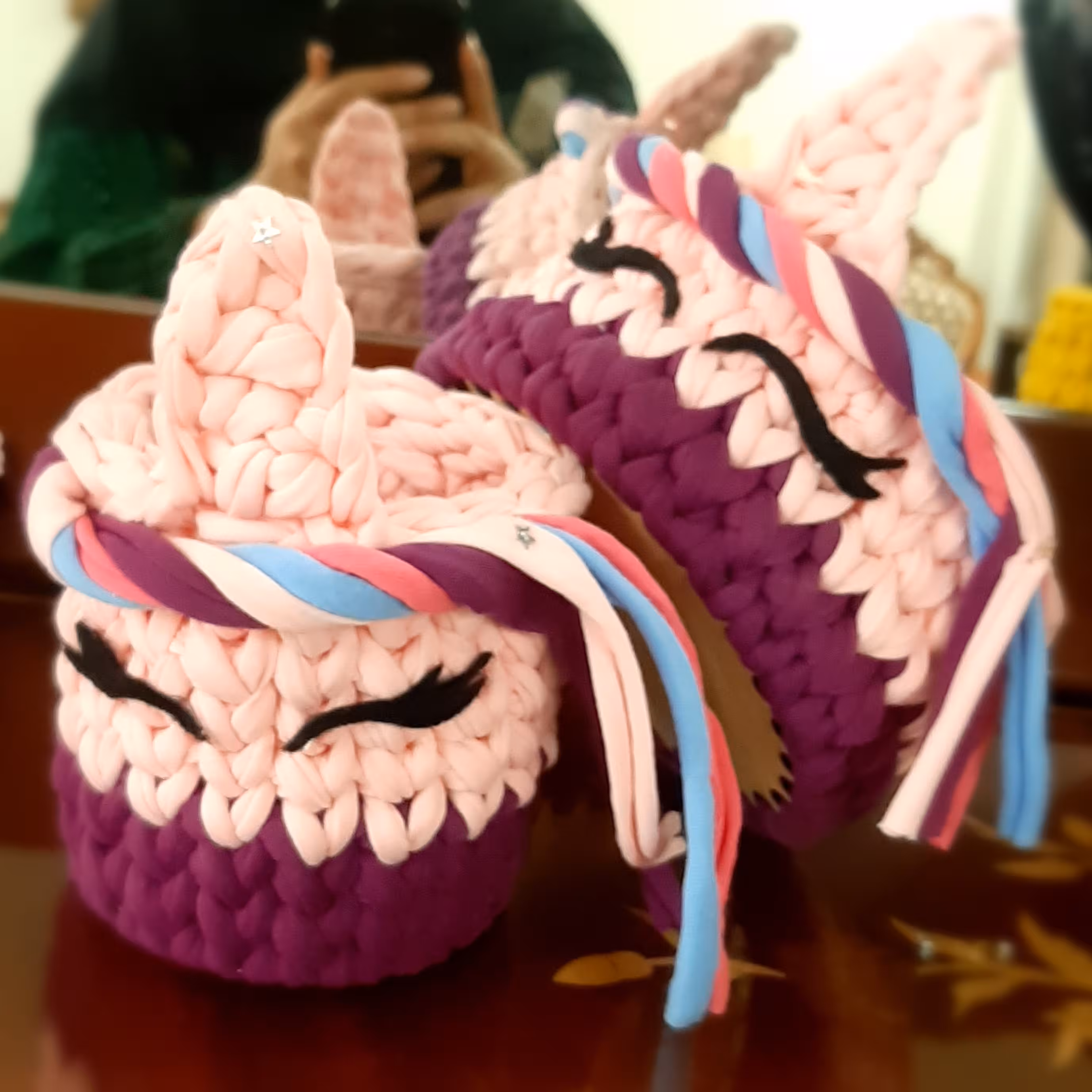 ست جامدادی و نگهدارنده لوازم  تریکو بافی تک شاخ دو سایزی