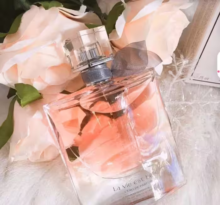 عطر زنانه لانکوم لاویه اِست بِل - قاسمی مارکت