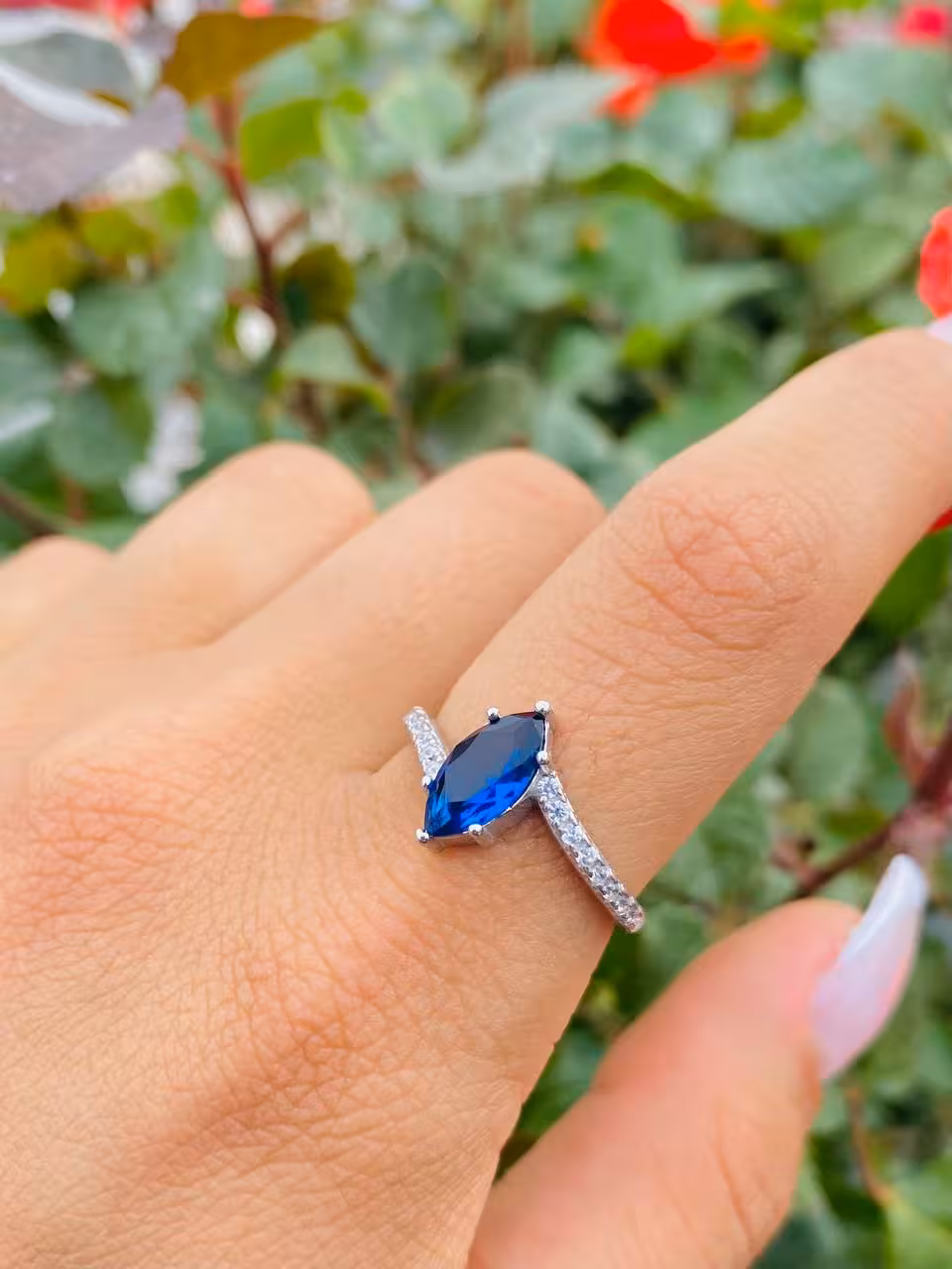 انگشتر جواهری لوکس نقره کد 10037 سنگ یاقوت کبود