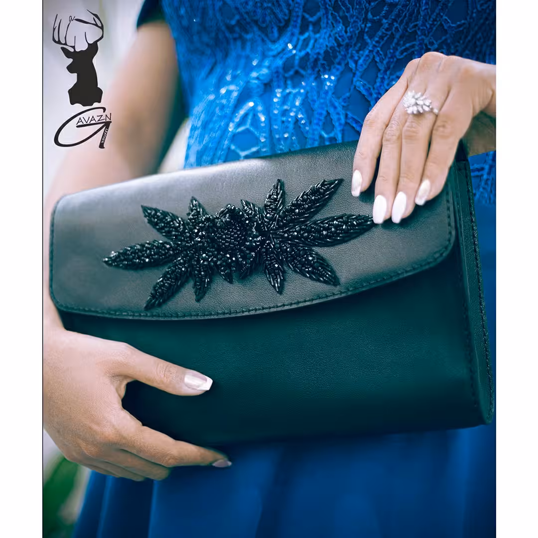 کیف شب چرمی زنانه جواهر دوزی شده با ارسال رایگان